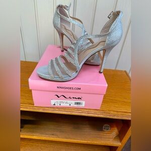 nina silver rhinestone stiletto heels strappy sandal formal
dress size 8